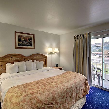 Days Inn & Suites By Wyndham Lolo Dış mekan fotoğraf