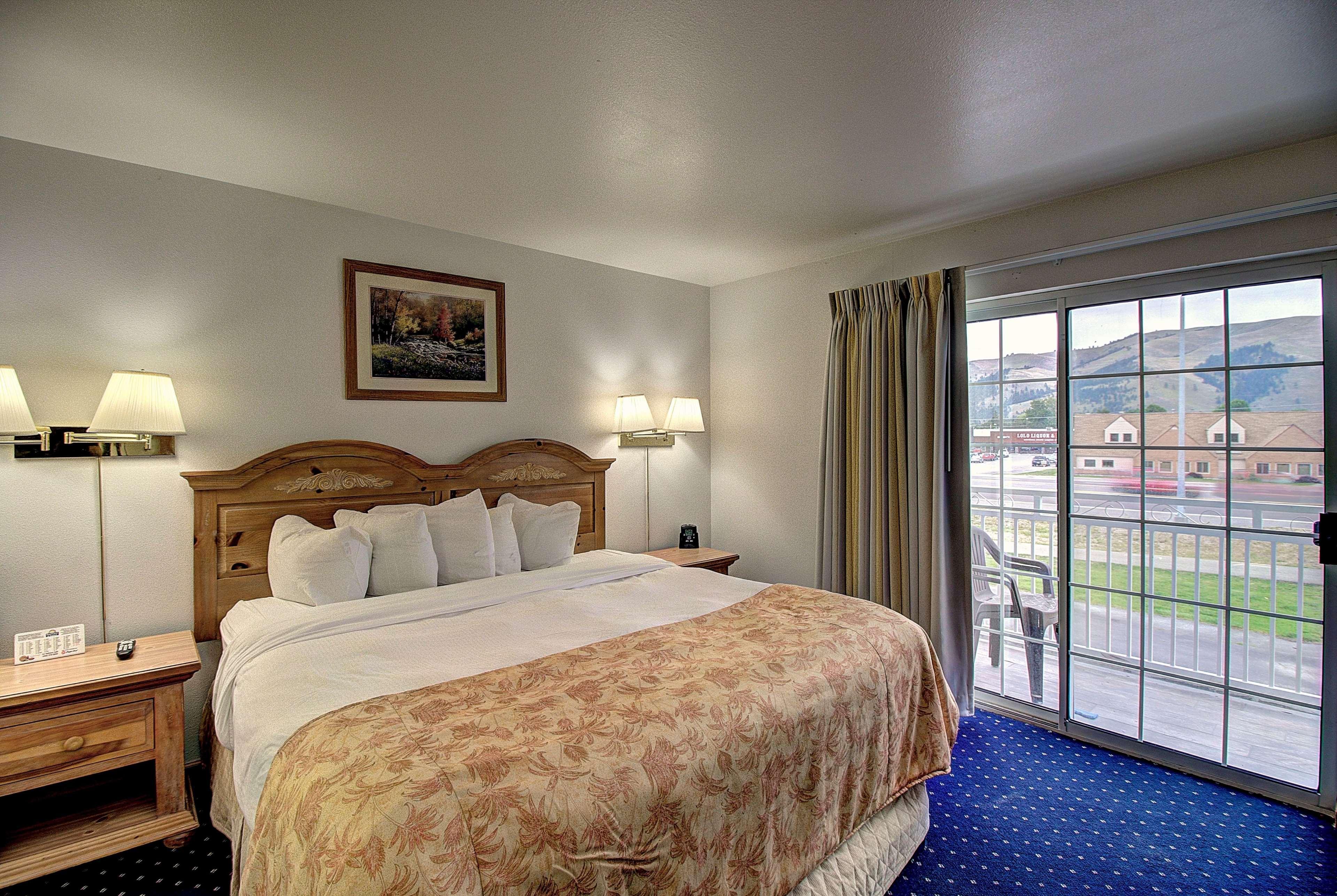 Days Inn & Suites By Wyndham Lolo Dış mekan fotoğraf
