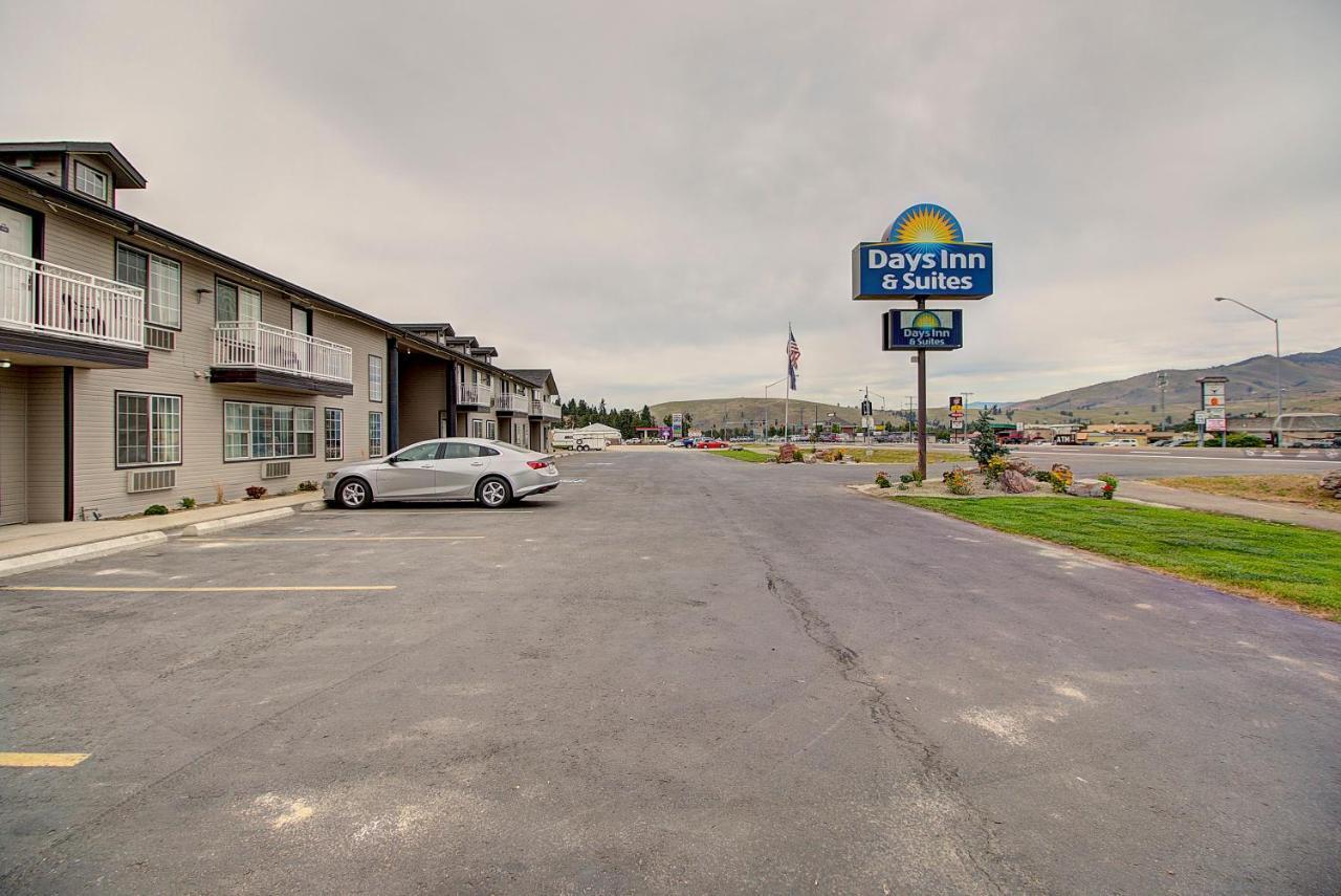 Days Inn & Suites By Wyndham Lolo Dış mekan fotoğraf